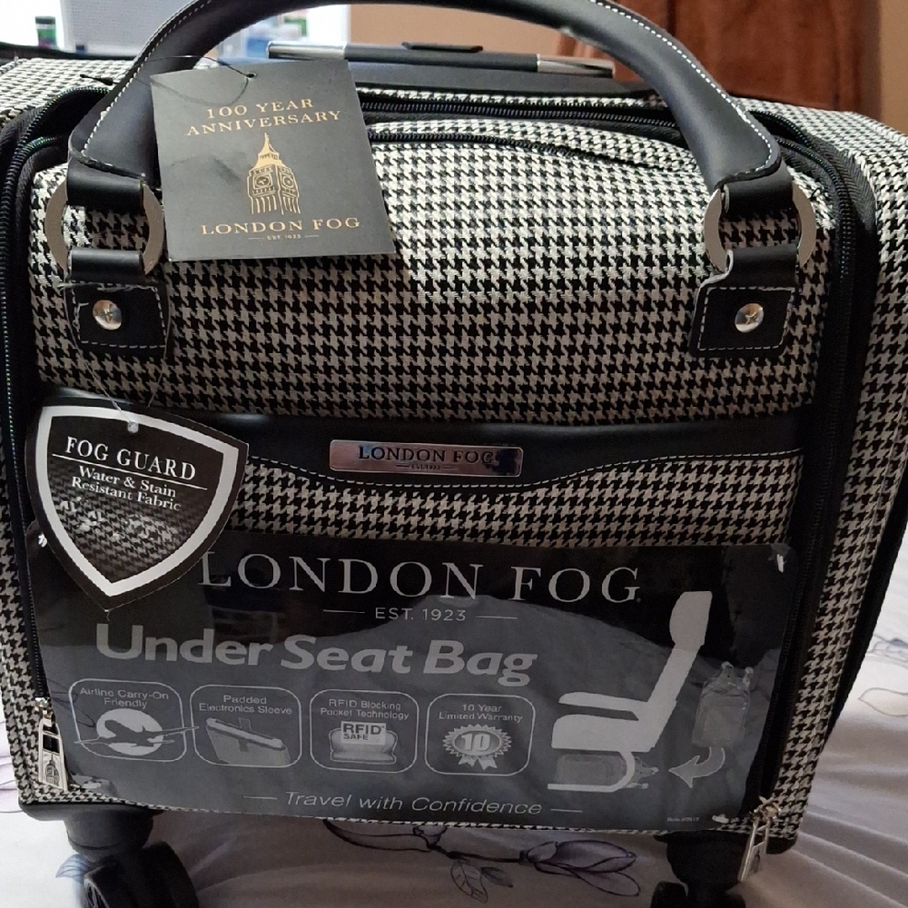London Fog Houndstooth Under Seat Bag